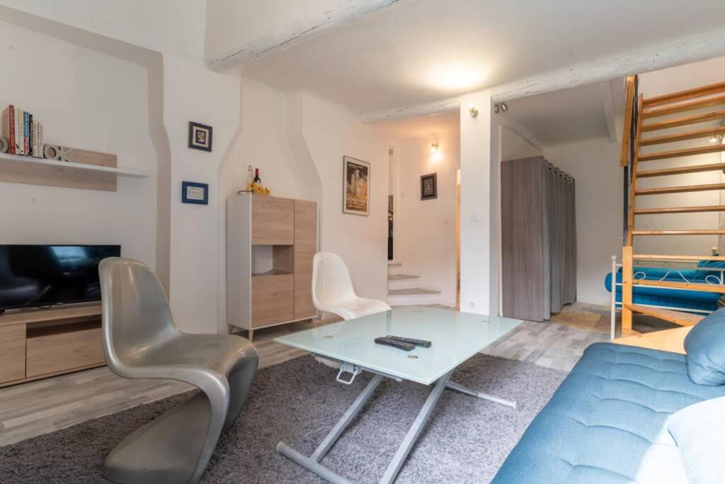Le Charme Du Medieval Dans Un Appartement Cosy Hyeres Bagian luar foto