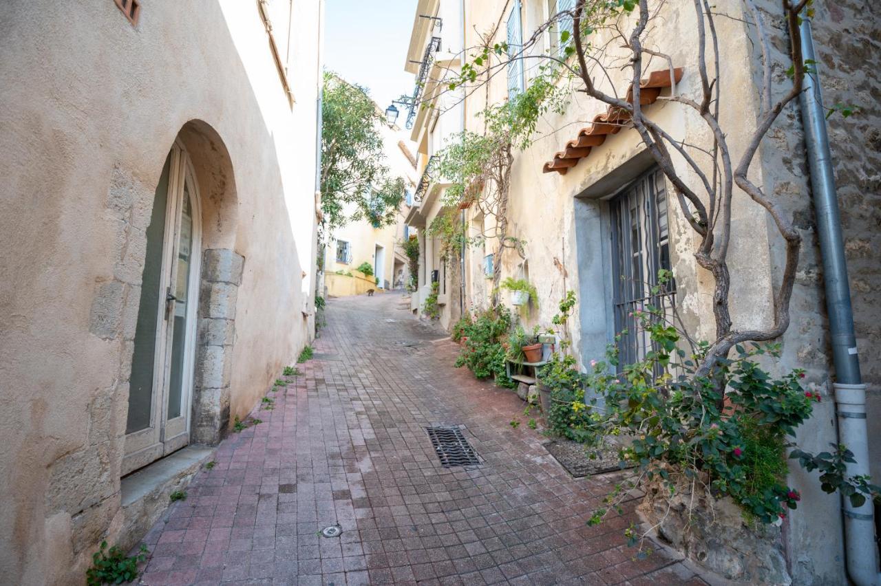 Le Charme Du Medieval Dans Un Appartement Cosy Hyeres Bagian luar foto
